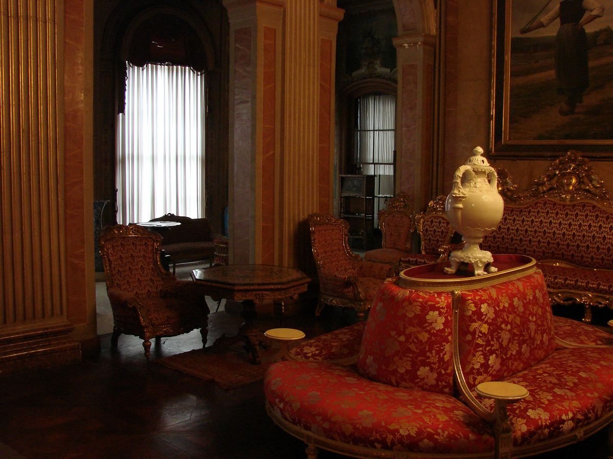 Dolmabahçe Palace & Istiklal Street — 1